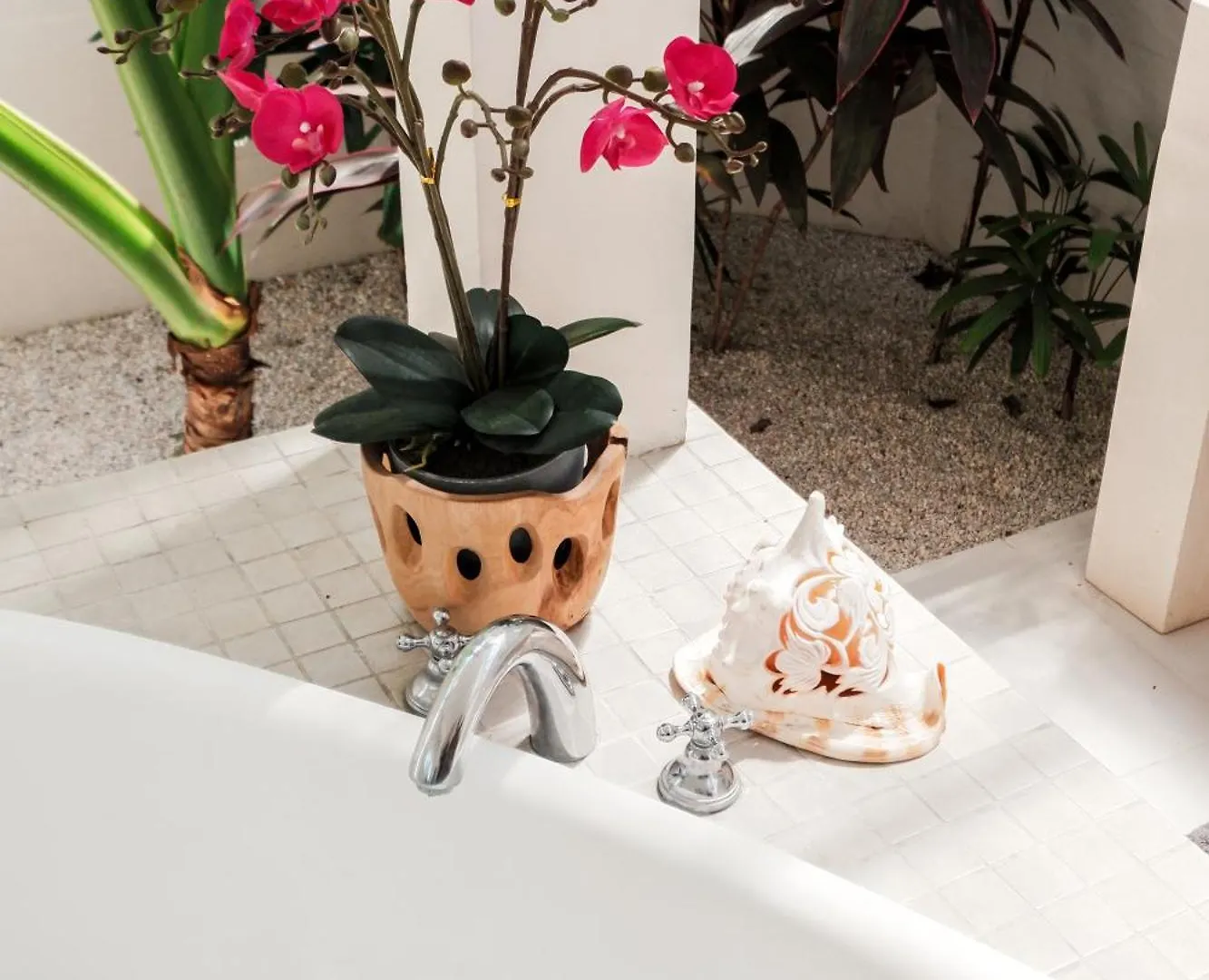 Comfortable 5 Bedroom Villa In Seminyak By Nami Bali Indonesia