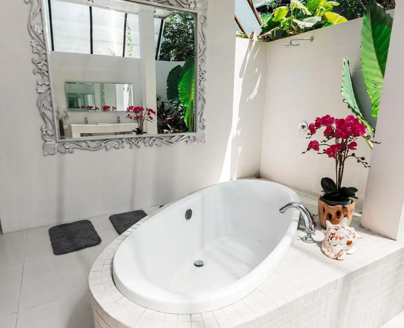 Comfortable 5 Bedroom Villa In Seminyak By Nami Bali 0*, Seminyak (Bali)